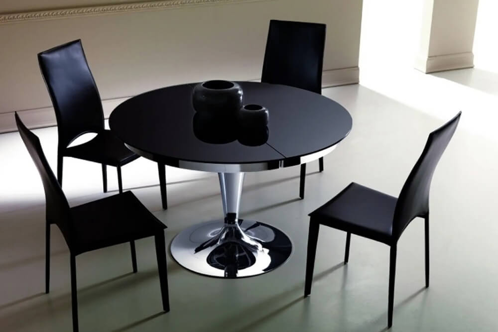 Черный круглый стол